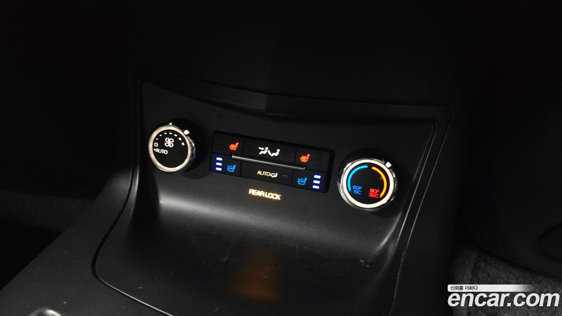 Lincoln MKT 2014