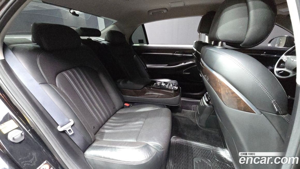 Genesis EQ900 2016