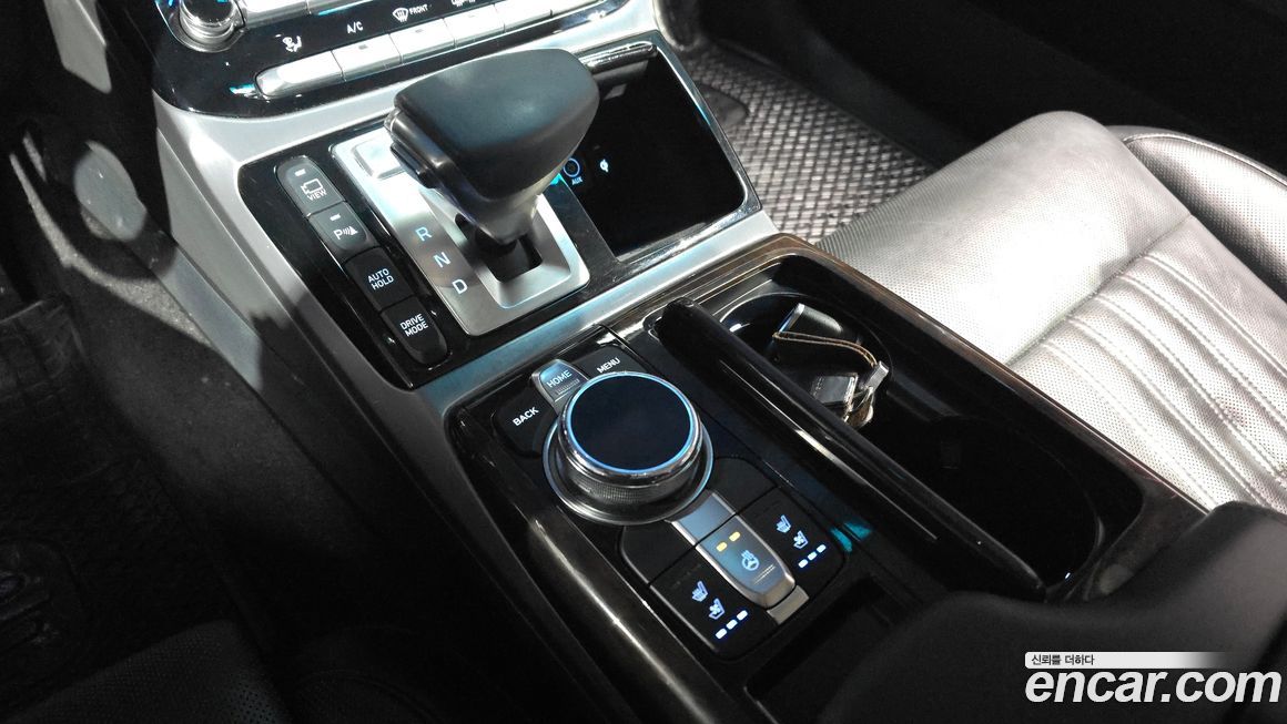 Genesis EQ900 2016