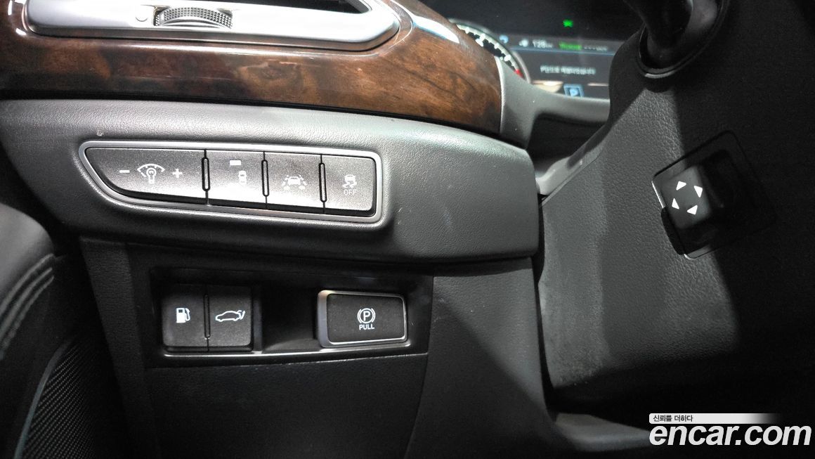Genesis EQ900 2016