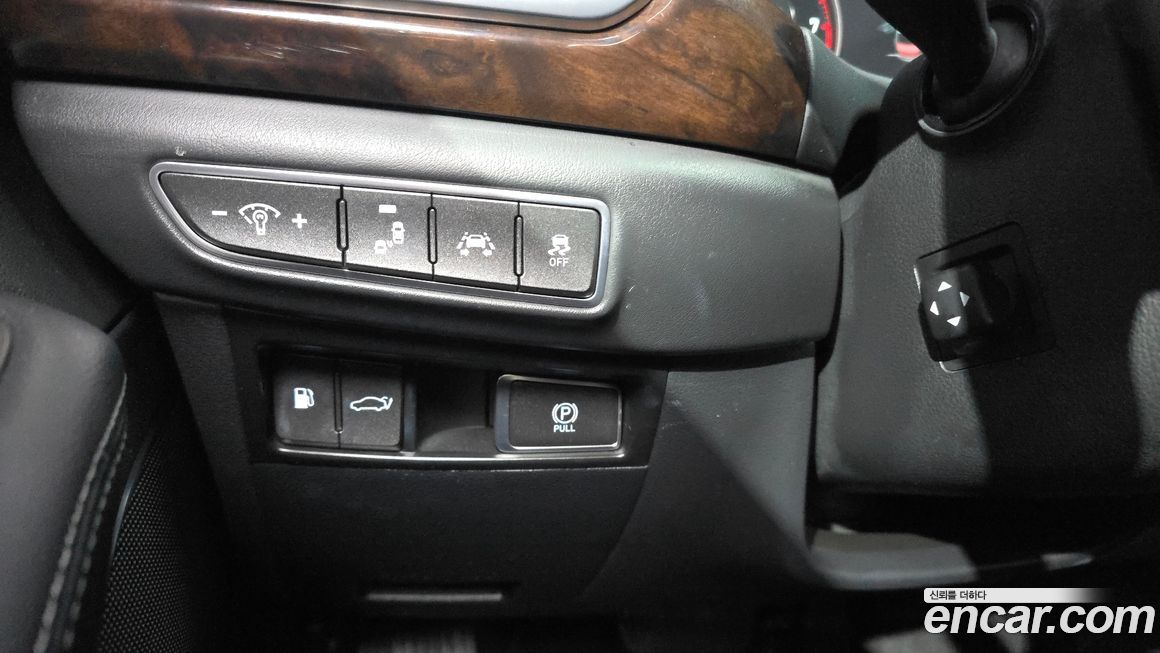 Genesis EQ900 2016