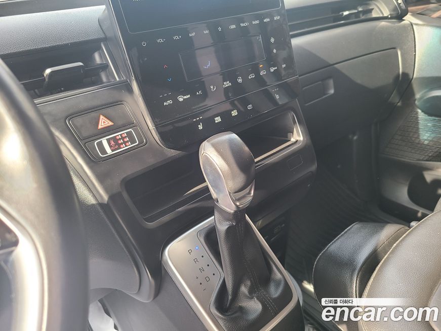 Hyundai Staria 2022