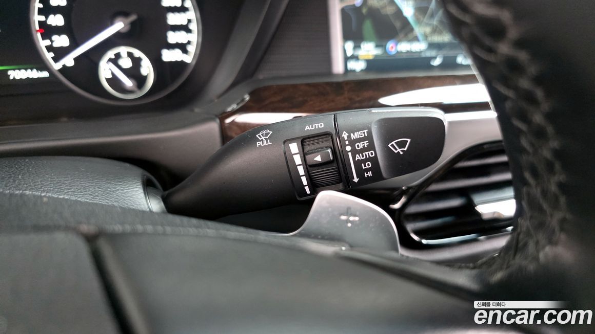 Genesis EQ900 2017