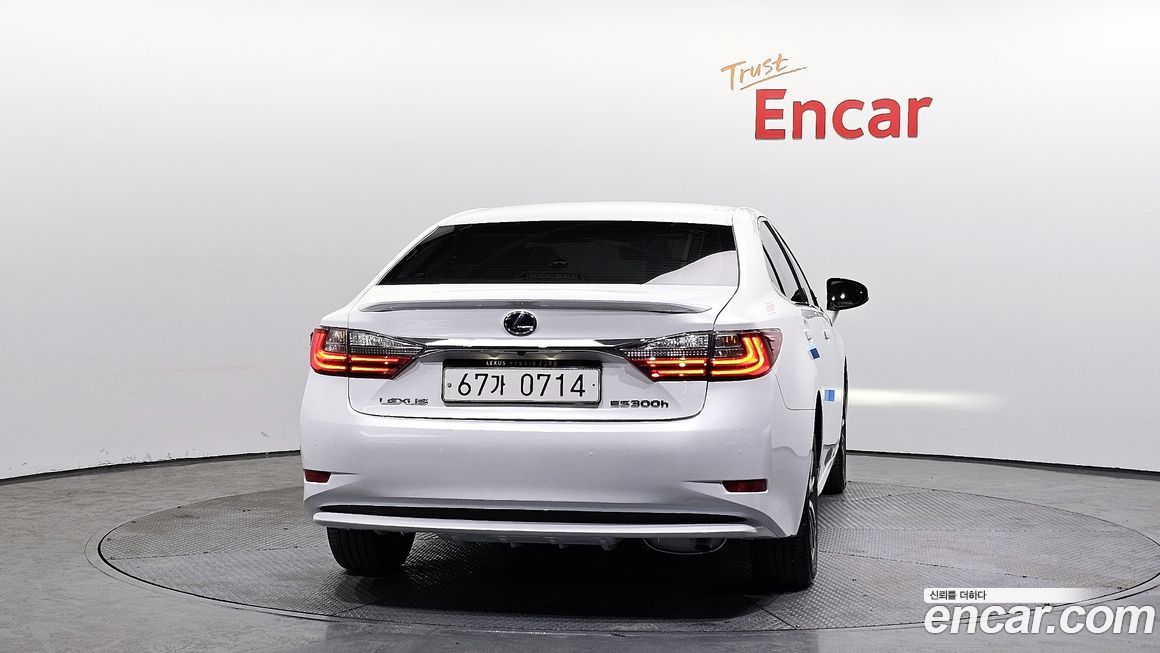 Lexus ES 2016