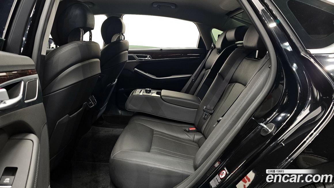 Hyundai Genesis 2016