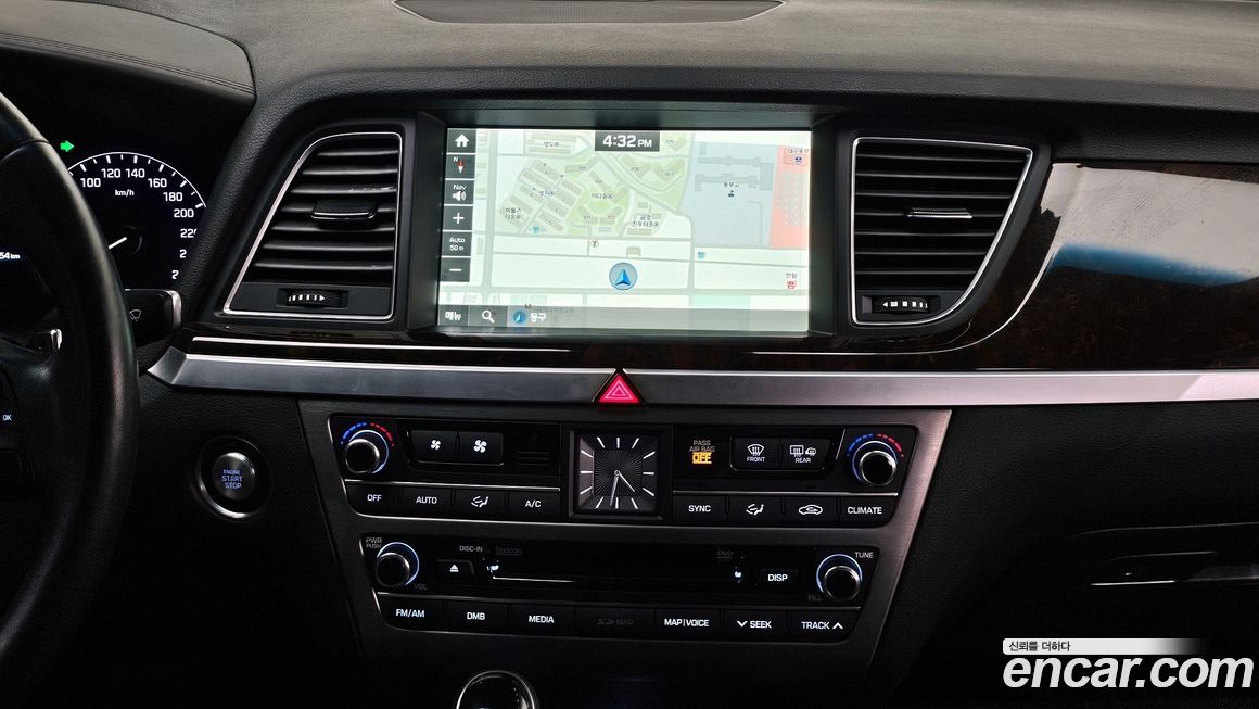 Hyundai Genesis 2016