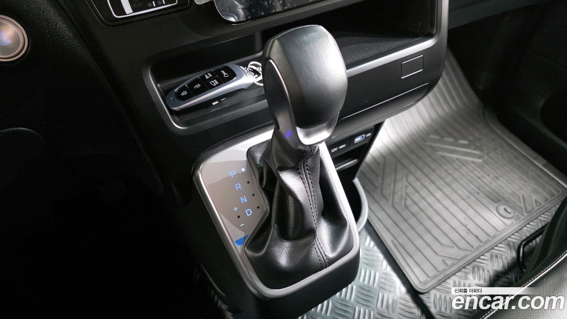 Hyundai Staria 2023