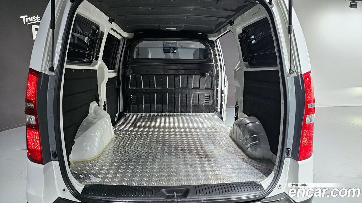 Hyundai Starex 2021