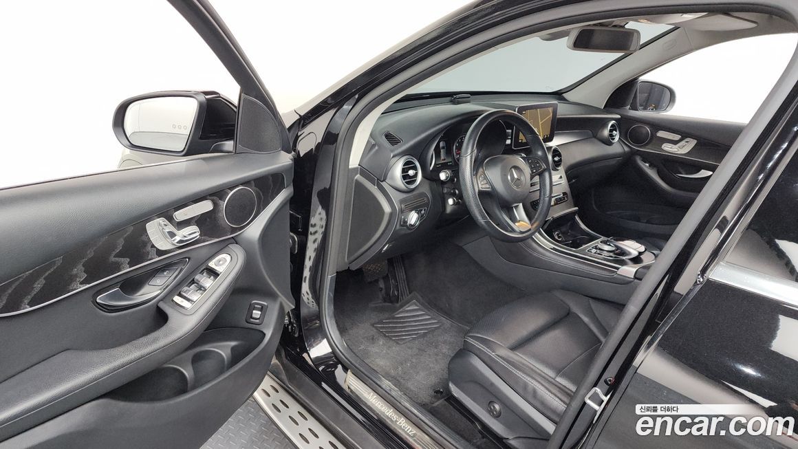 Mercedes-Benz GLC-Class 2019