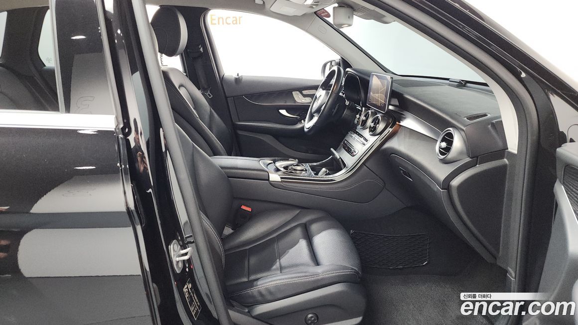 Mercedes-Benz GLC-Class 2019