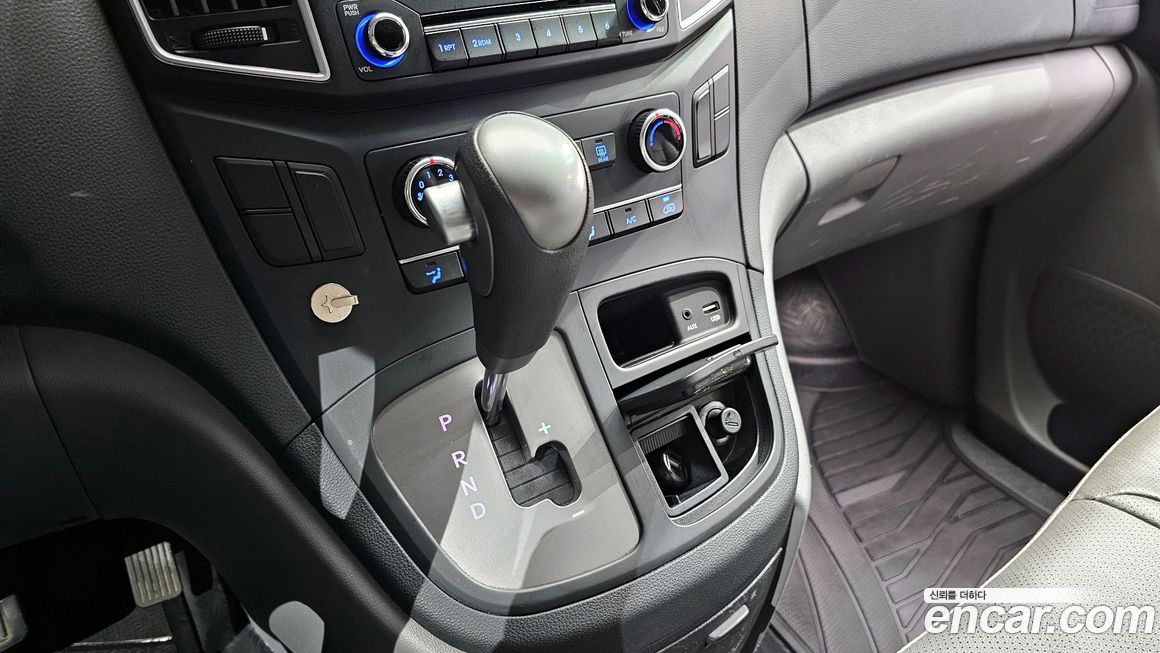 Hyundai Starex 2021
