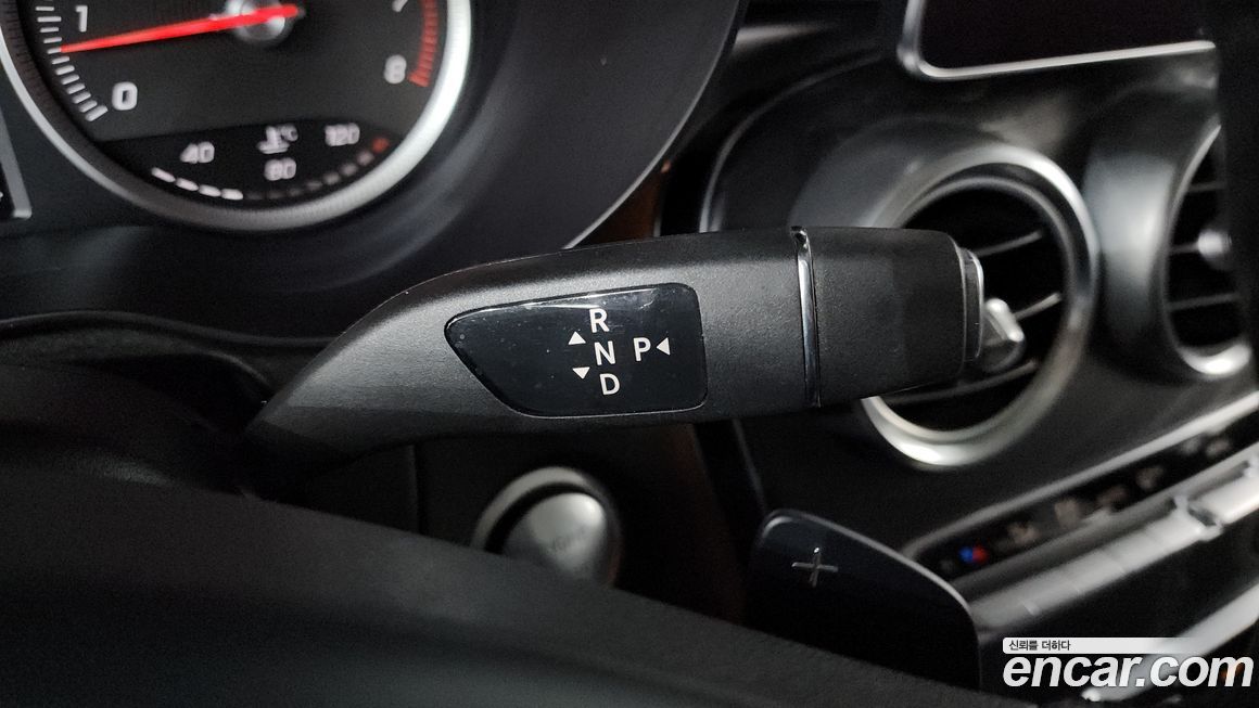 Mercedes-Benz GLC-Class 2019