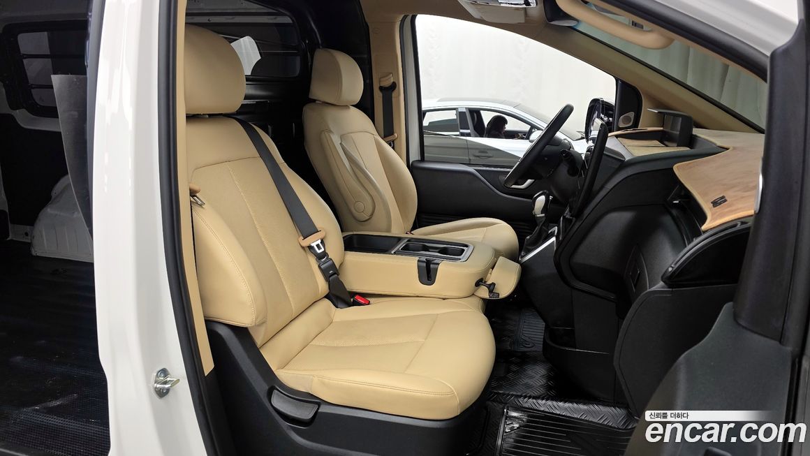 Hyundai Staria 2023