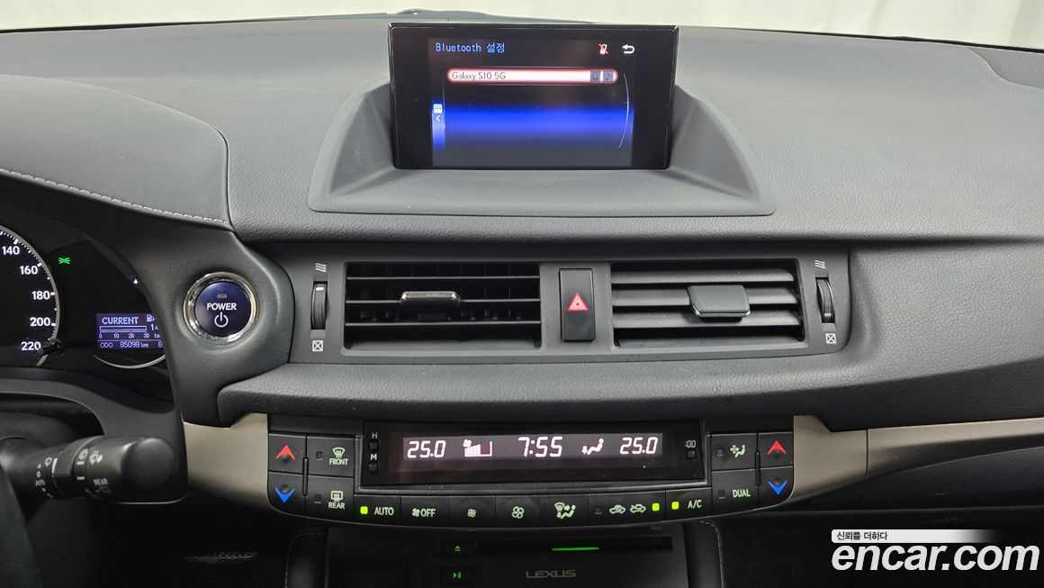 Lexus CT200h 2016