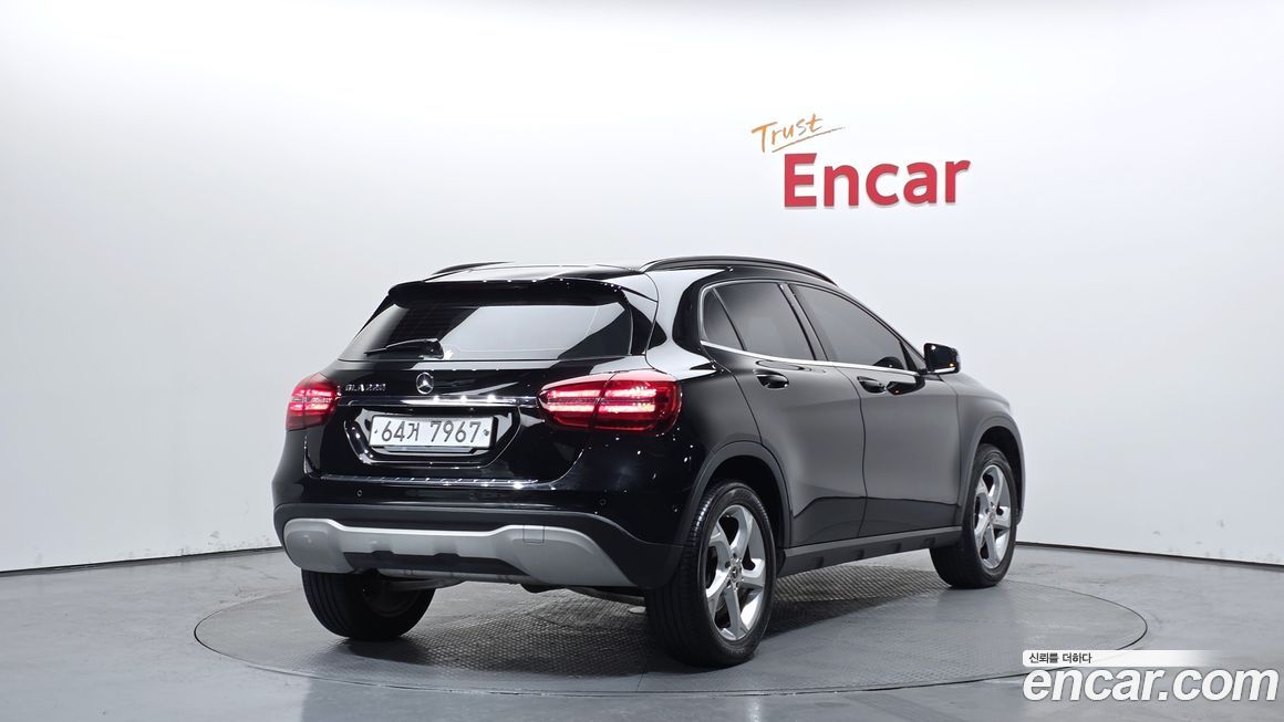 Mercedes-Benz GLA-Class 2018