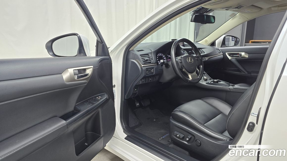 Lexus CT200h 2016