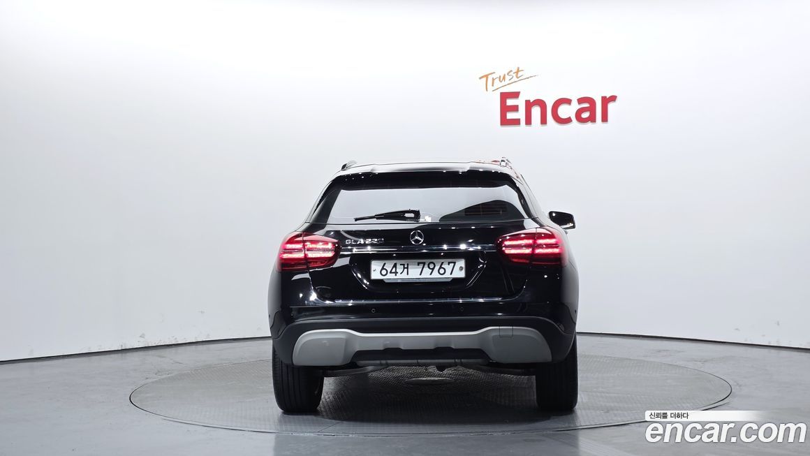 Mercedes-Benz GLA-Class 2018