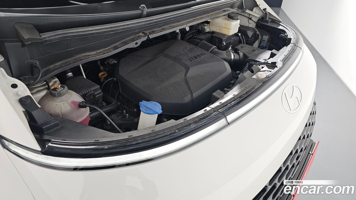 Hyundai Staria 2025