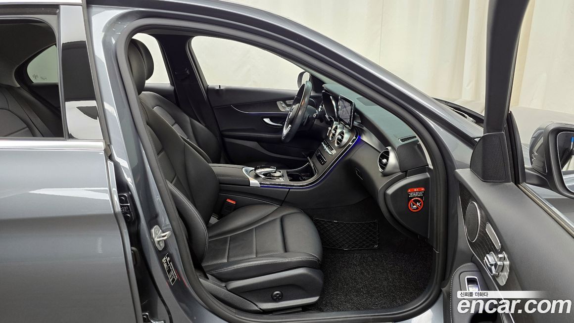 Mercedes-Benz C-Class 2021