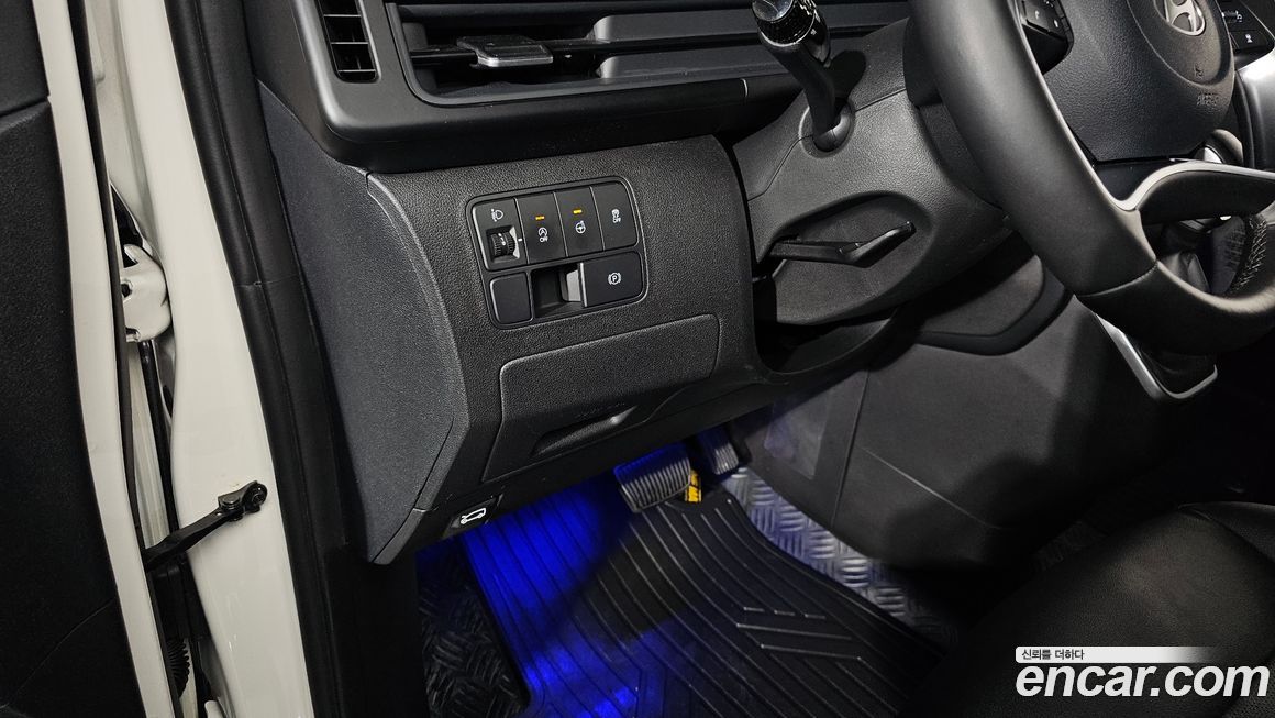 Hyundai Staria 2025
