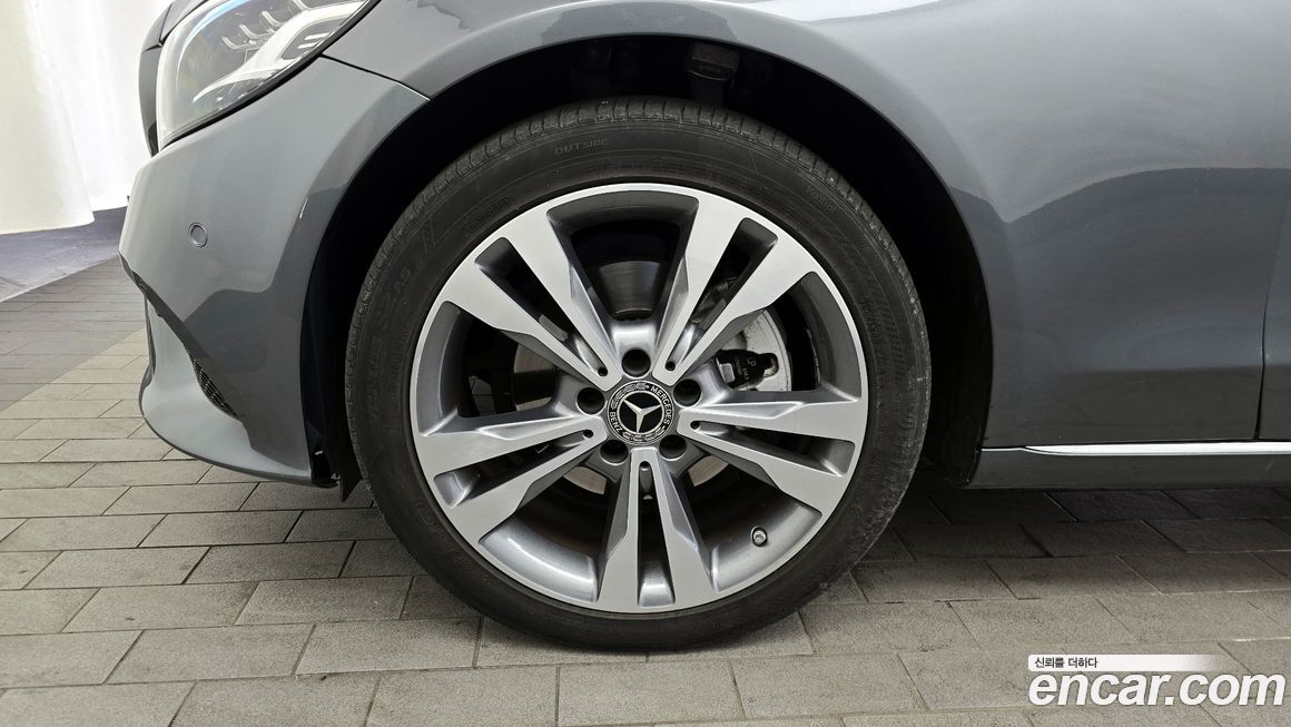 Mercedes-Benz C-Class 2021