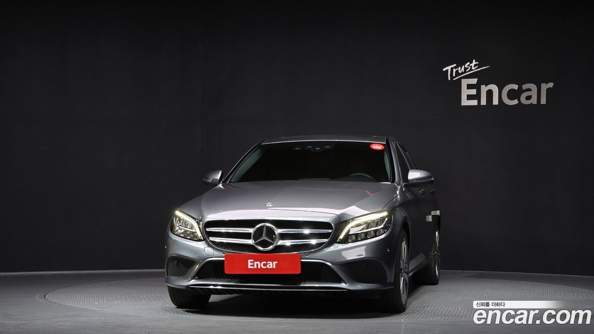 Mercedes-Benz C-Class 2021