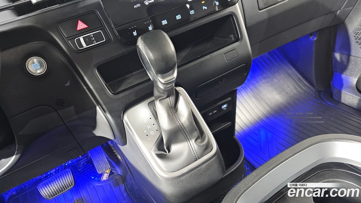 Hyundai Staria 2025