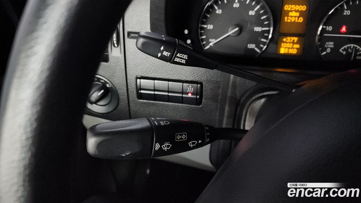 Mercedes-Benz Sprinter 2012