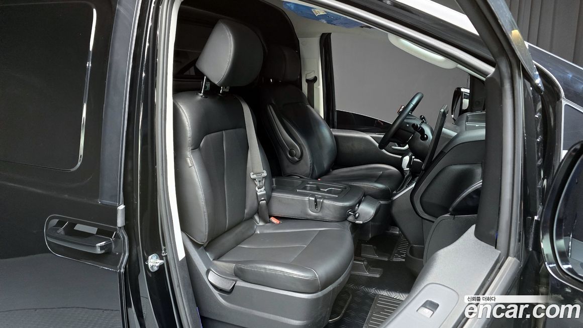 Hyundai Staria 2023