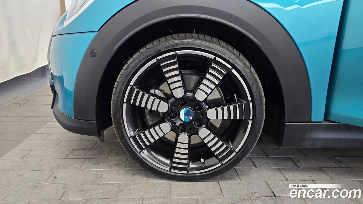 Mini Cooper Convertible 2023