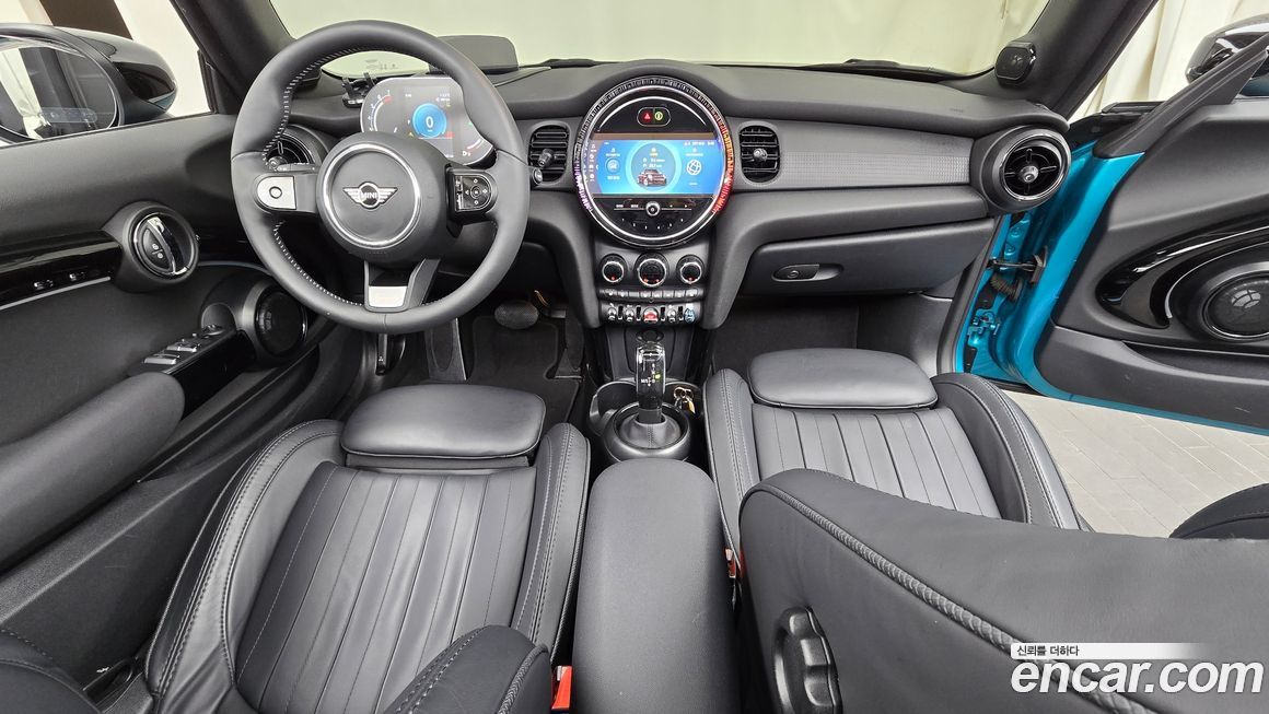 Mini Cooper Convertible 2023