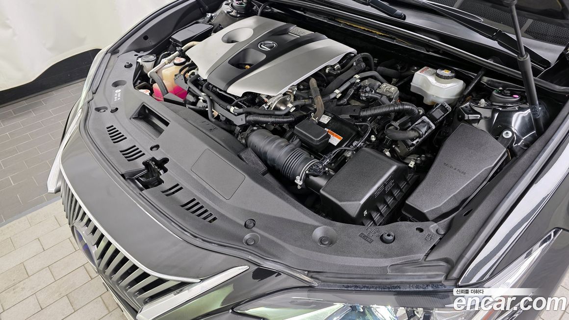 Lexus ES 2019