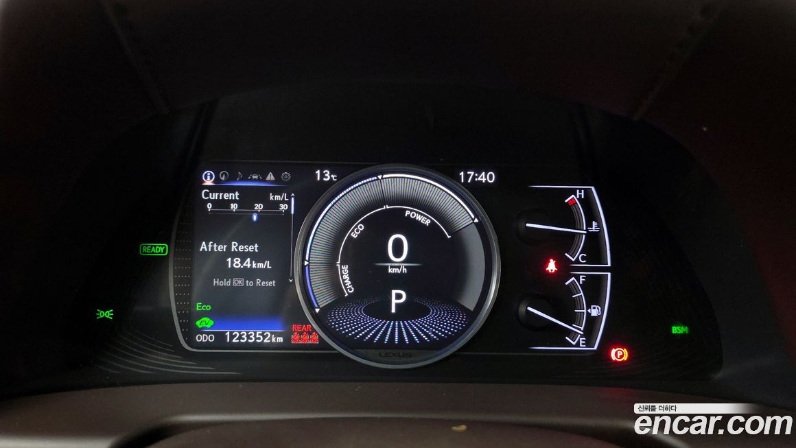 Lexus ES 2019