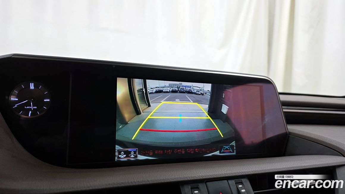 Lexus ES 2019