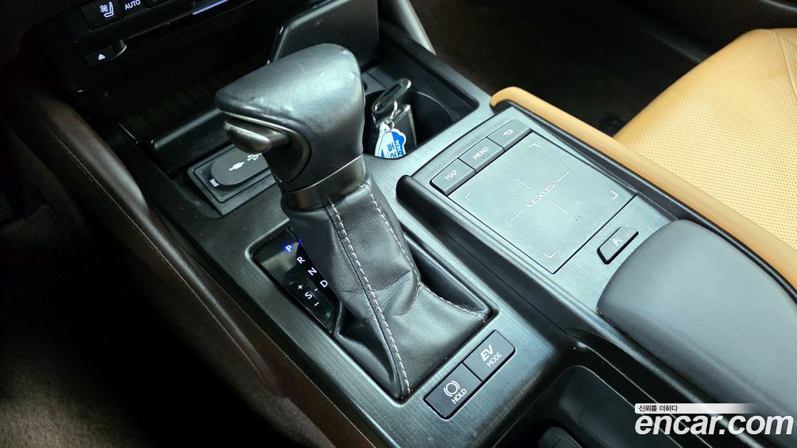 Lexus ES 2019
