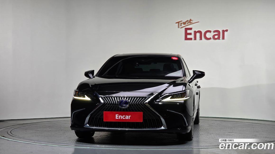 Lexus ES 2019