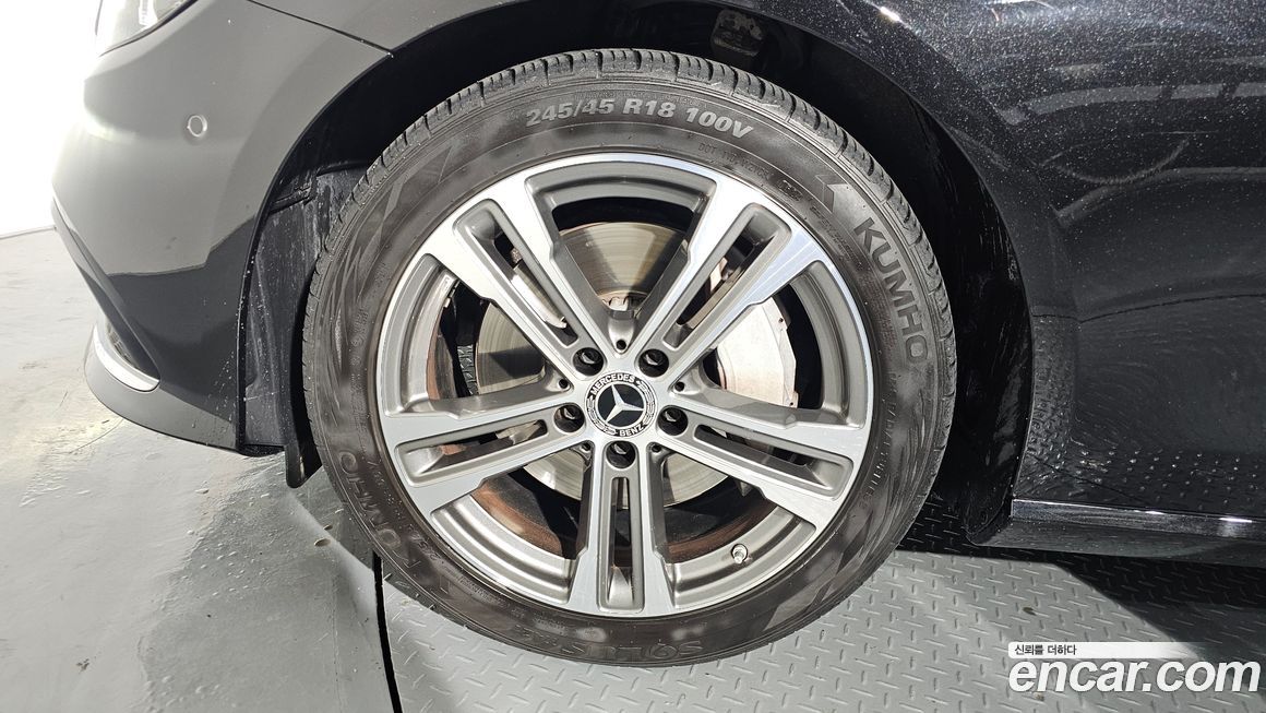 Mercedes-Benz E-Class 2021