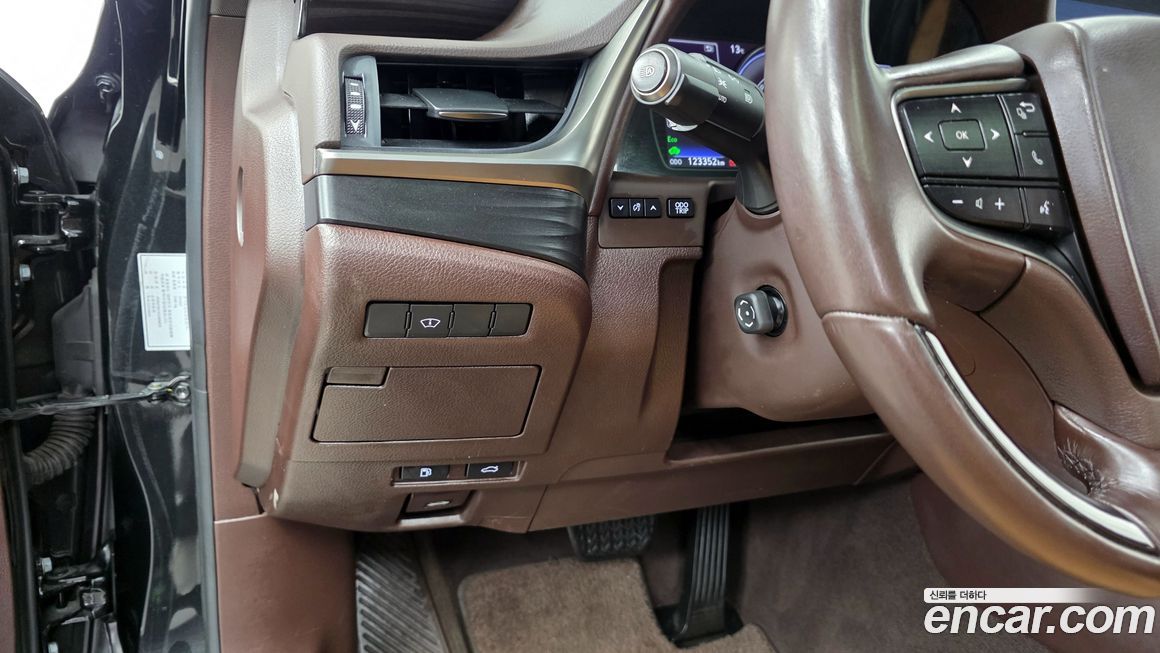 Lexus ES 2019