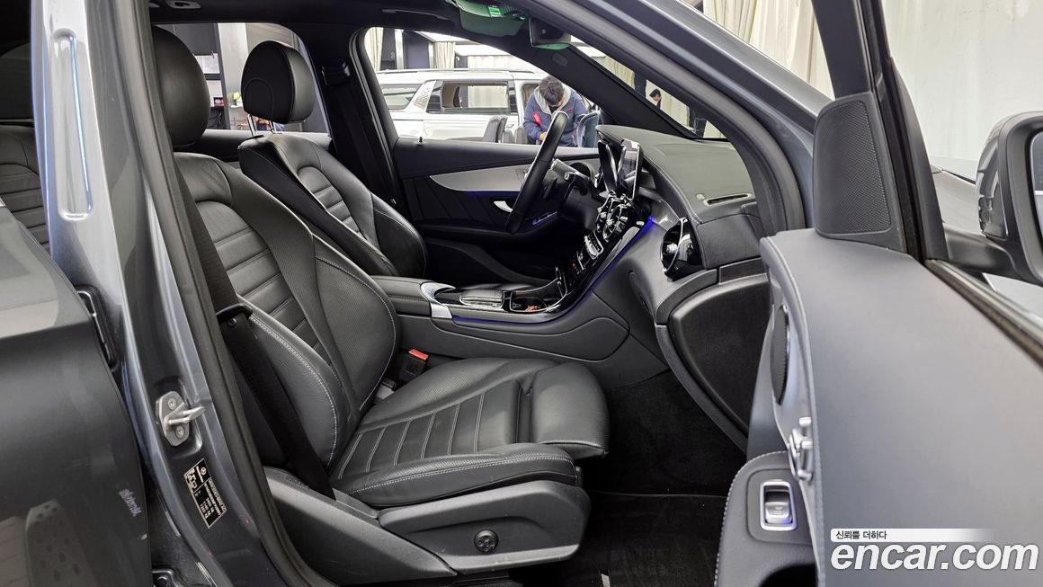 Mercedes-Benz GLC-Class 2021