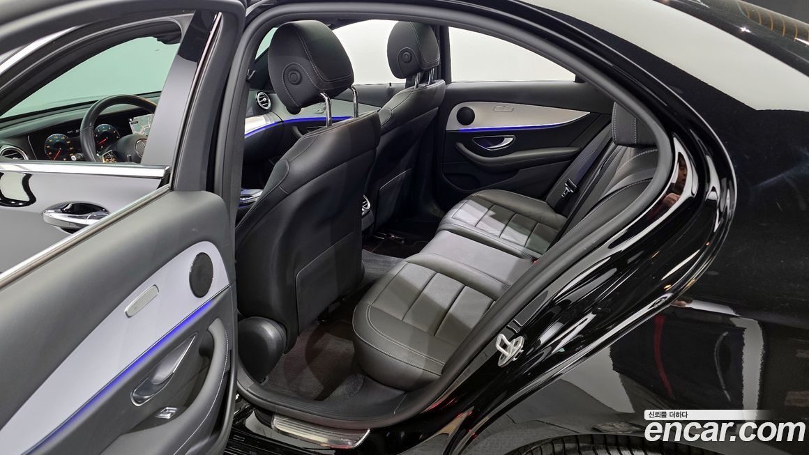 Mercedes-Benz E-Class 2021