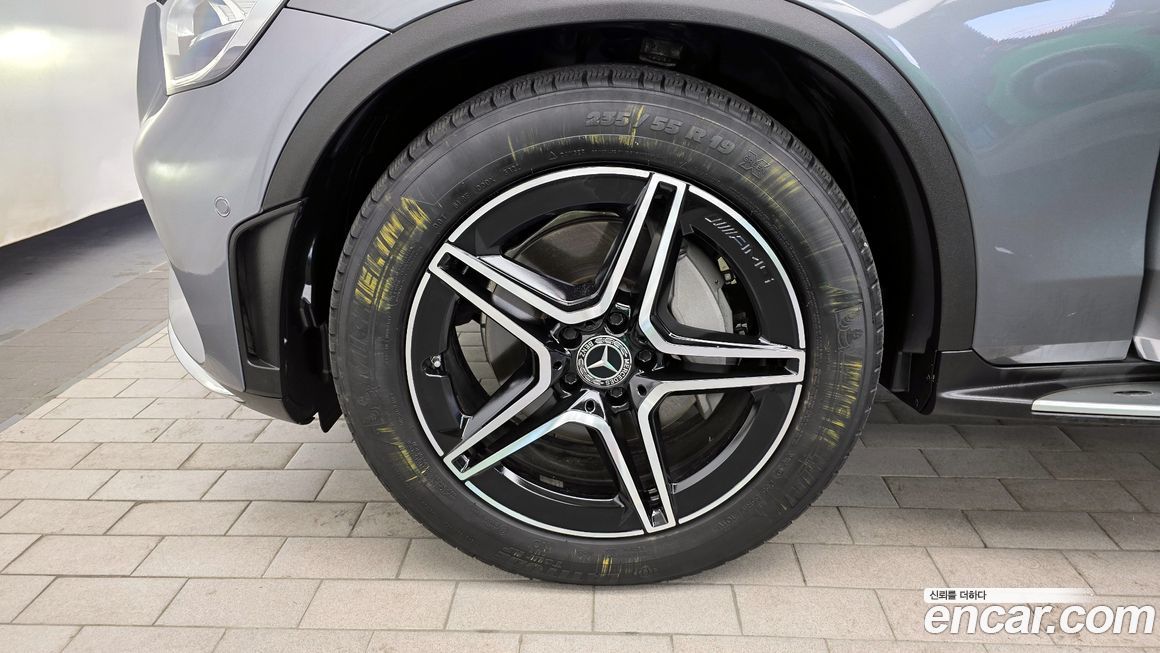 Mercedes-Benz GLC-Class 2021