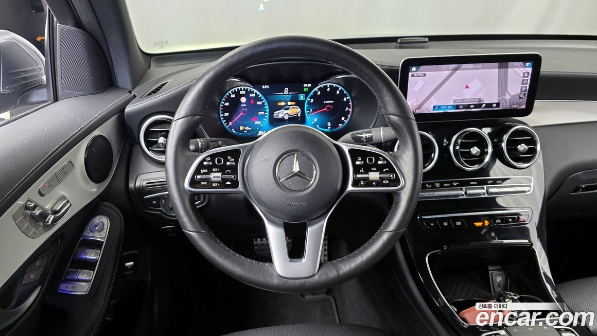 Mercedes-Benz GLC-Class 2021