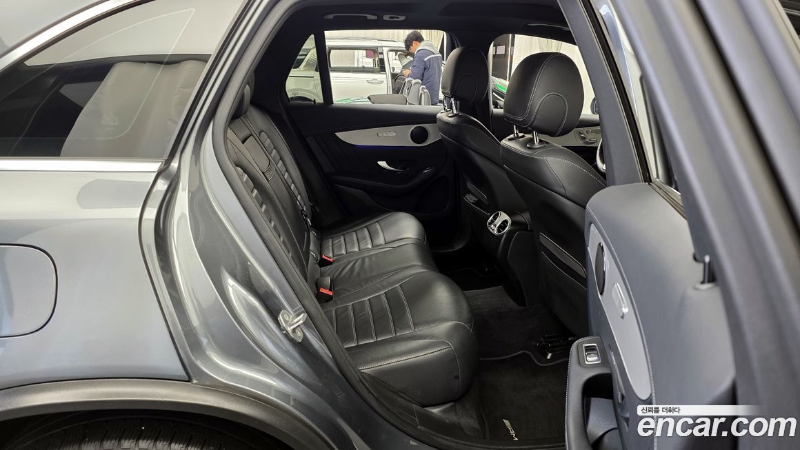 Mercedes-Benz GLC-Class 2021