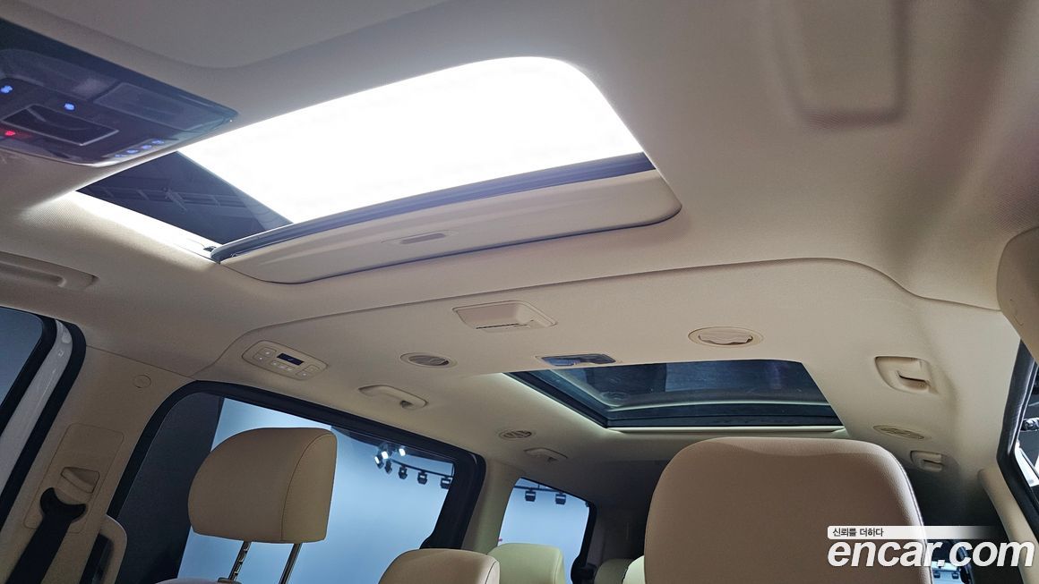 Hyundai Staria 2025