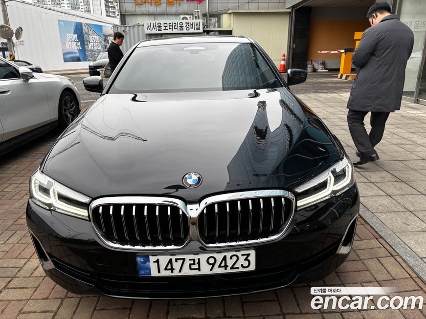 BMW 5-Series 2023