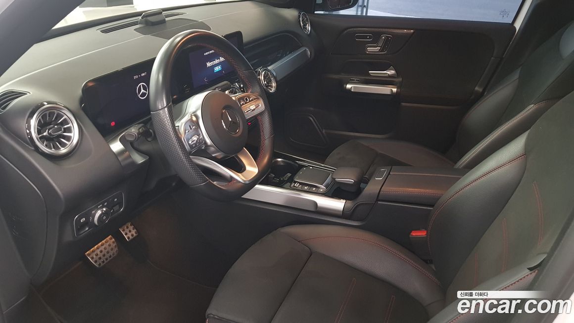 Mercedes-Benz GLB-Class 2023