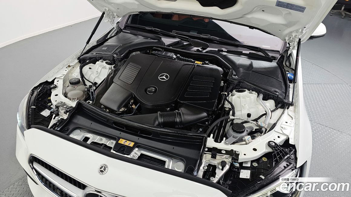 Mercedes-Benz C-Class 2023