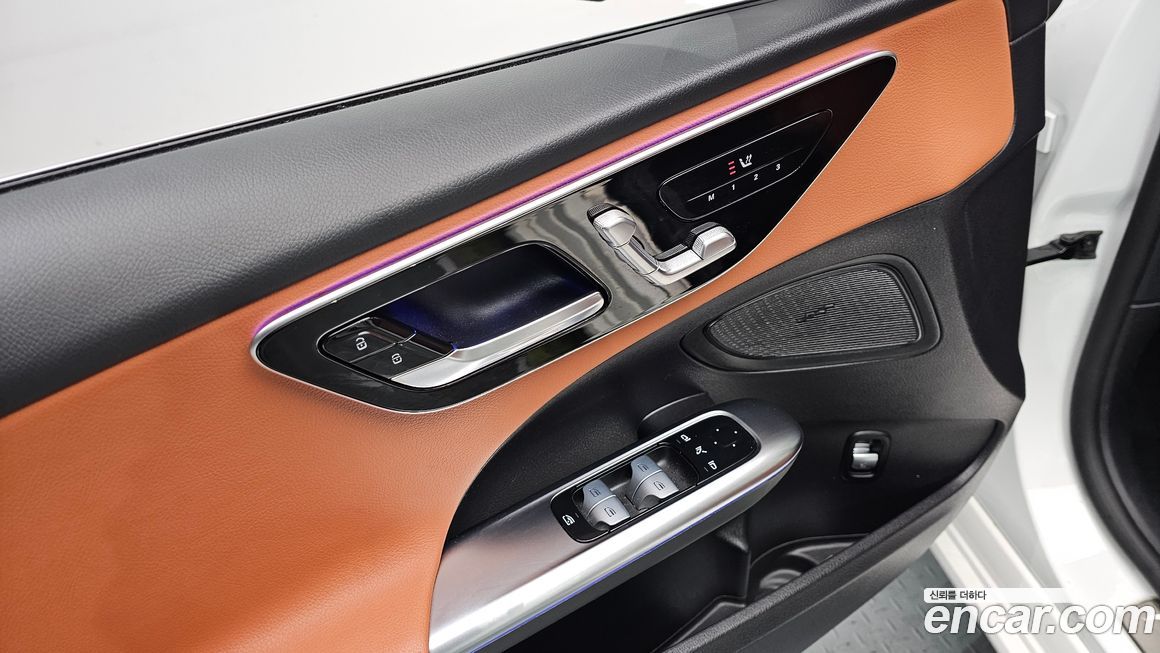 Mercedes-Benz C-Class 2023