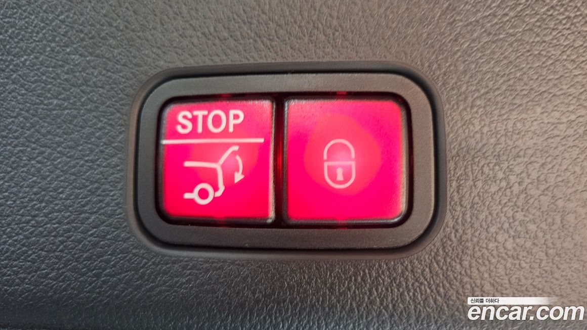 Mercedes-Benz GLC-Class 2025