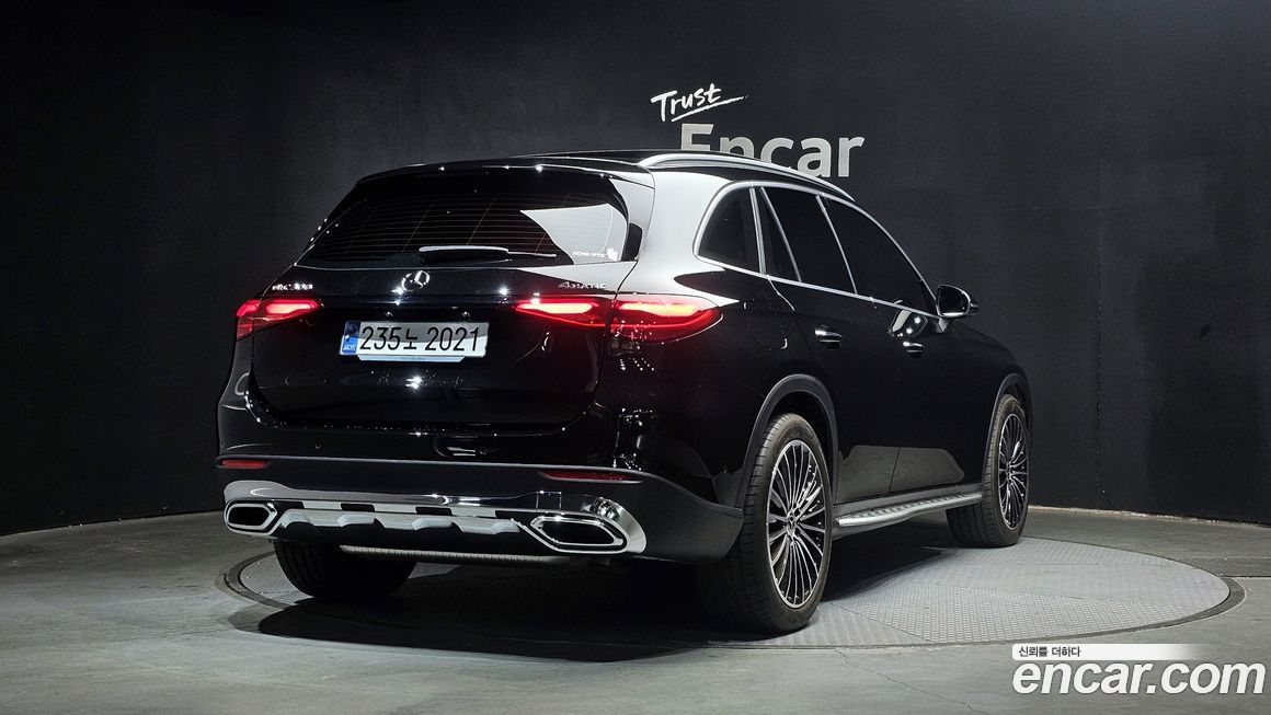 Mercedes-Benz GLC-Class 2025